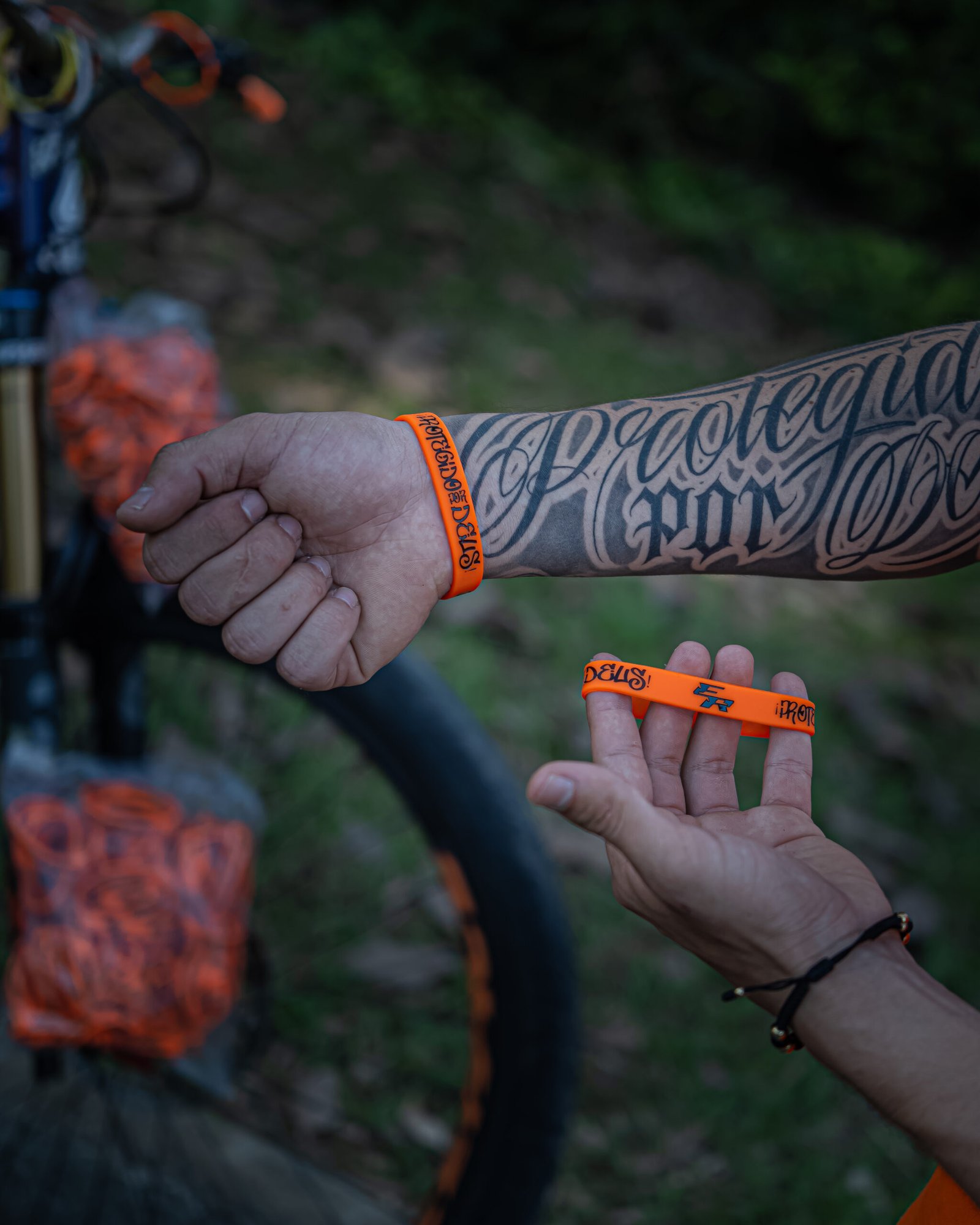 Manilla ER Naranja — Vista 1